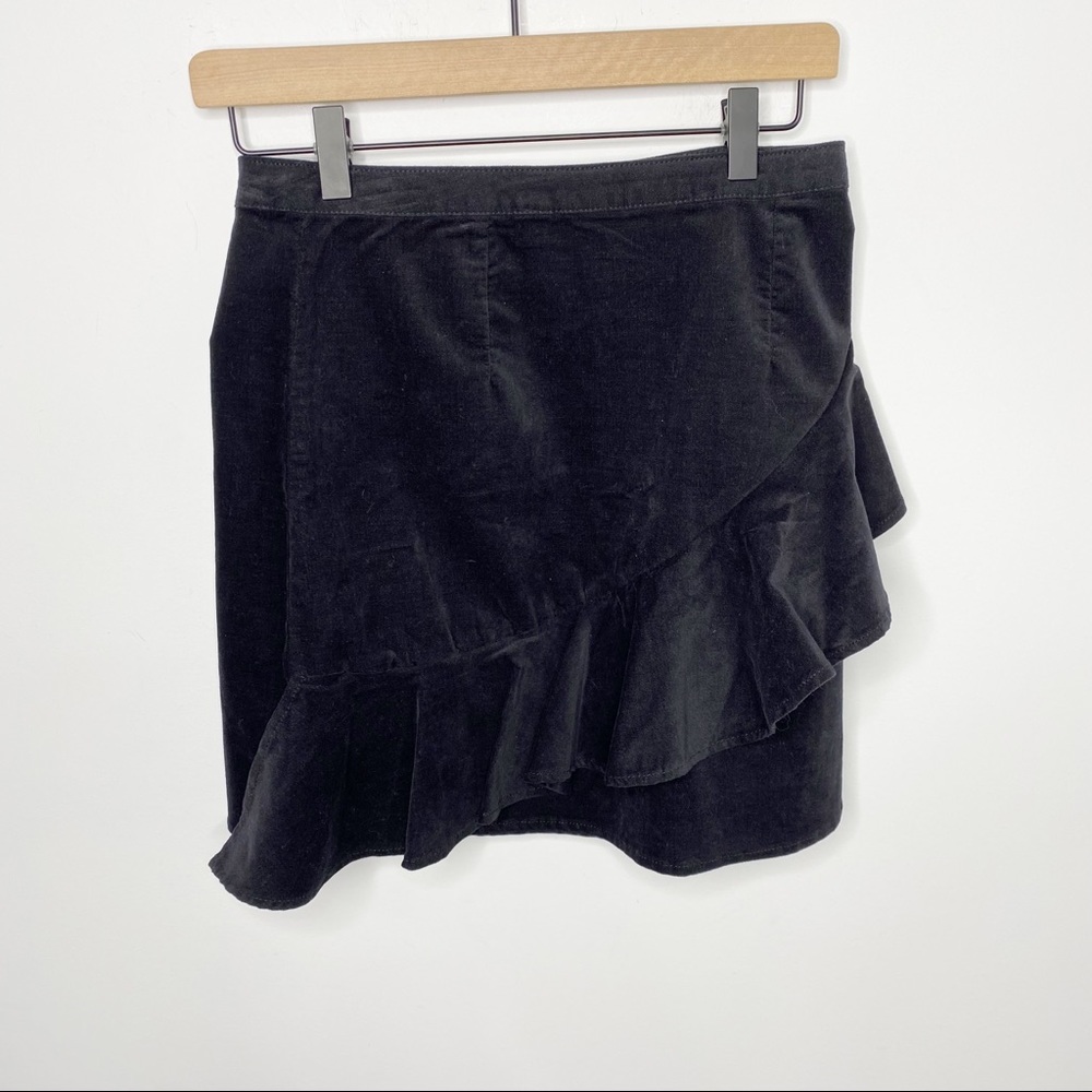 BP Nordstrom black ruffle velvet skirt mini
Size XS